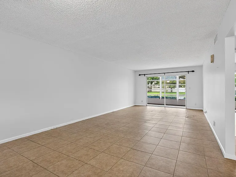 2501 Antigua Ter #D1 — Photo 8