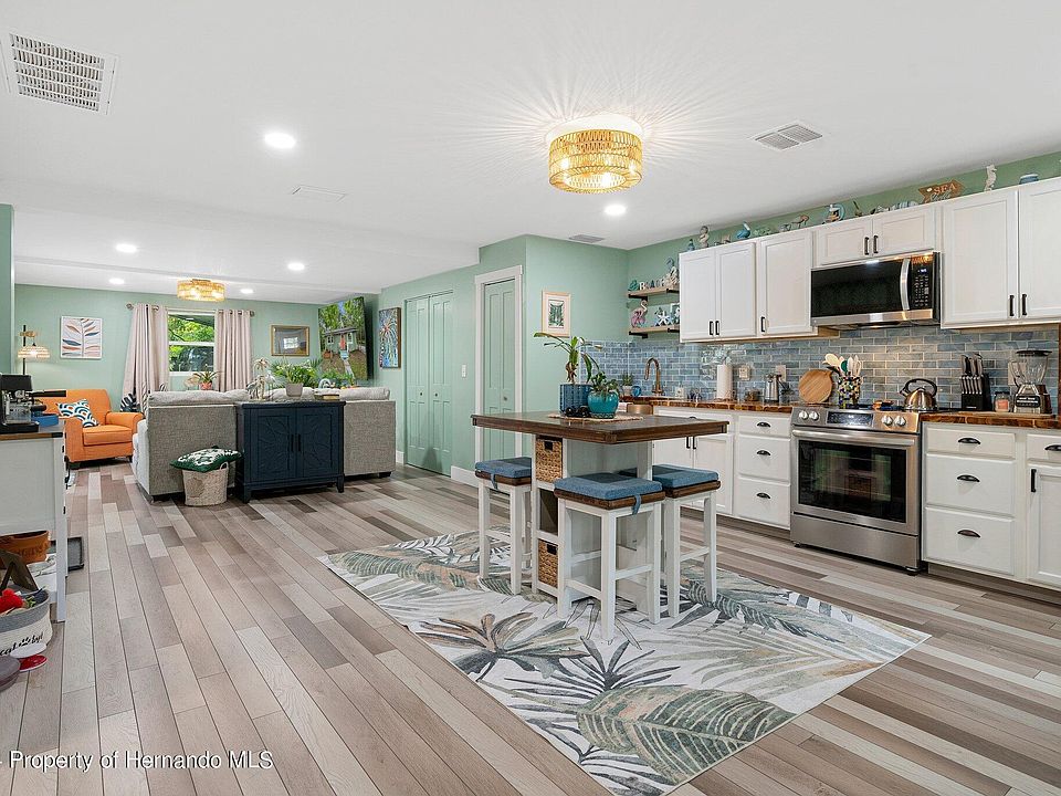 1st image of 815 Roberta Ave