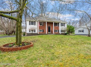 964 Douglas Ct, Niskayuna, NY 12309