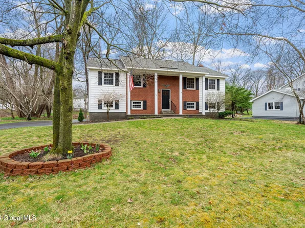 964 Douglas Court, Niskayuna, NY 12309