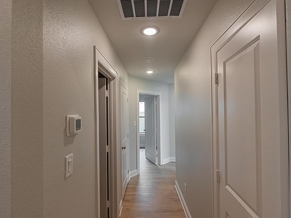 3rd image of 226 Amanda Ave
