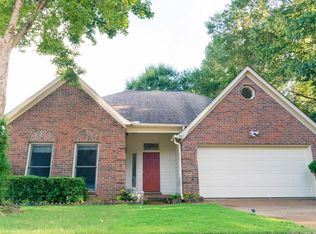 207 Cross Point Dr, Collierville, TN 38017