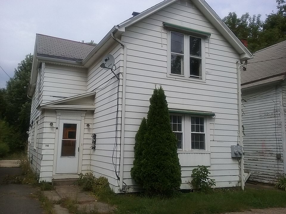 1st image of 640 E 25th St