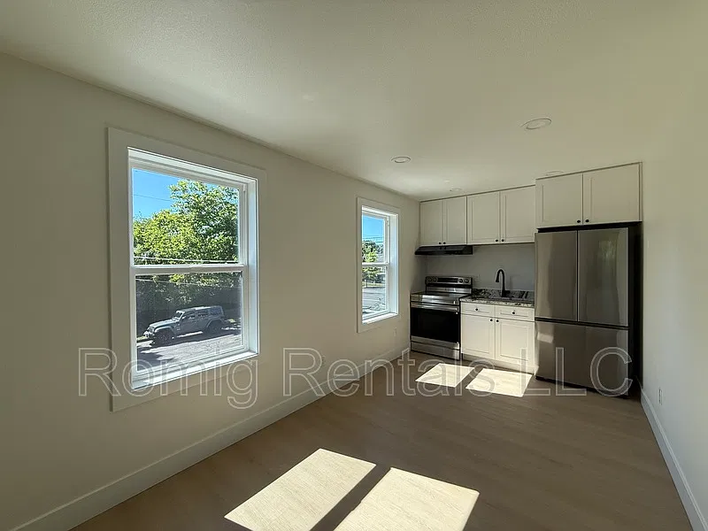 2 bed, 1.0 bath, 700 sqft, $1,595 — Photo 4