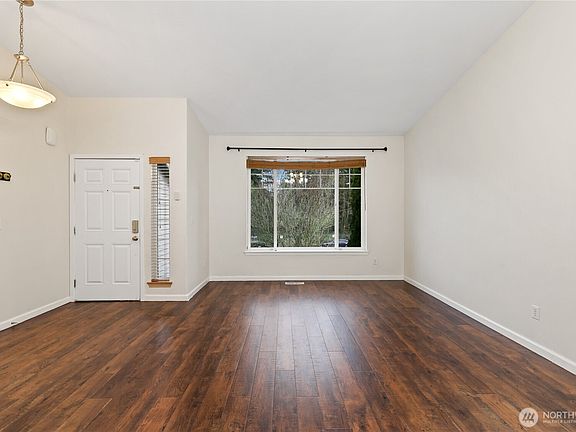 4th image of 15117 67th Avenue E