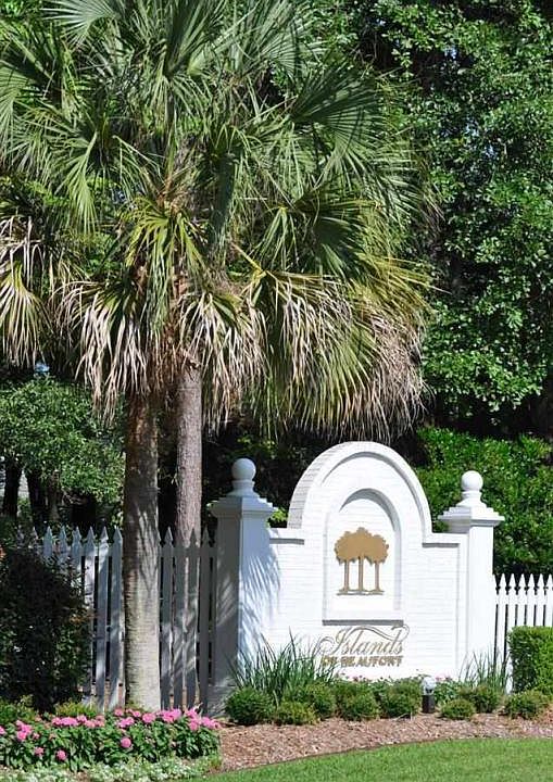 1st image of 304 De La Gaye Point