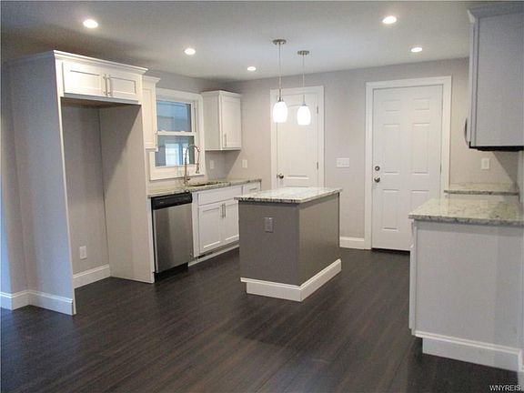 3rd image of 237 Gaylord Ct