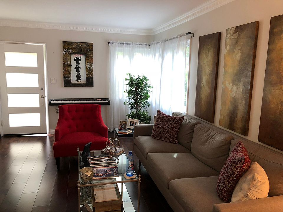 1st image of 1015 N La Jolla Ave