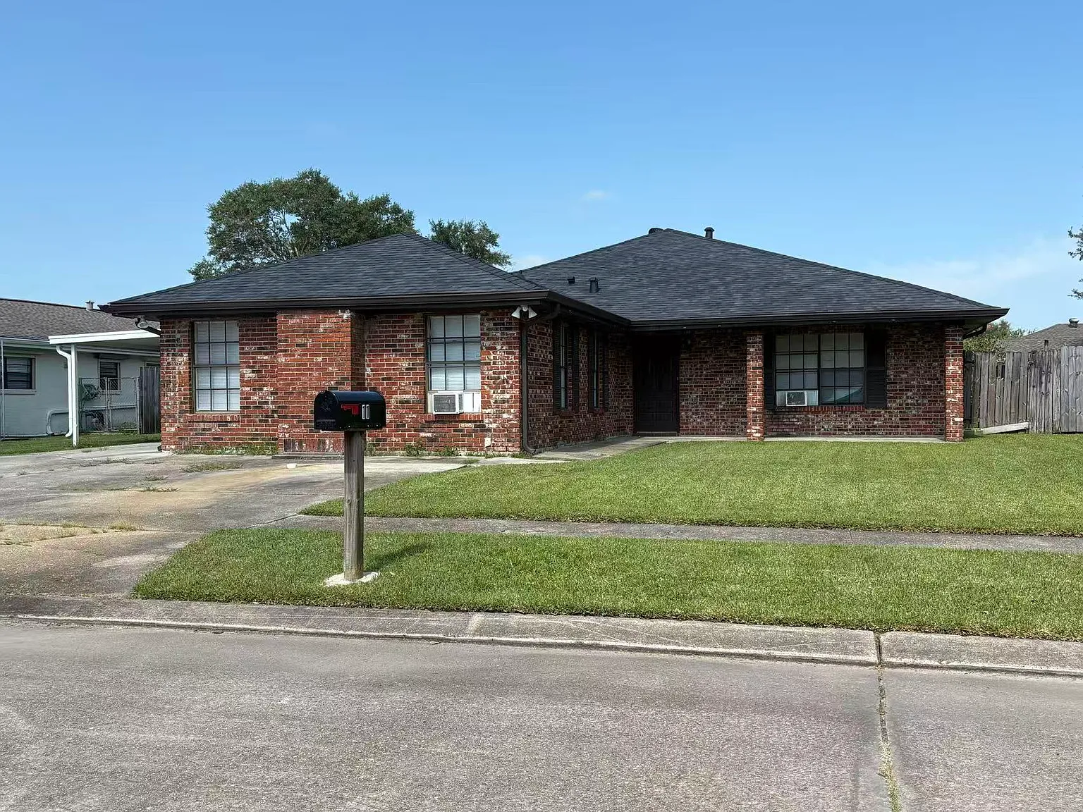 4 bed, 2973 sqft, $2,100 — Photo 1