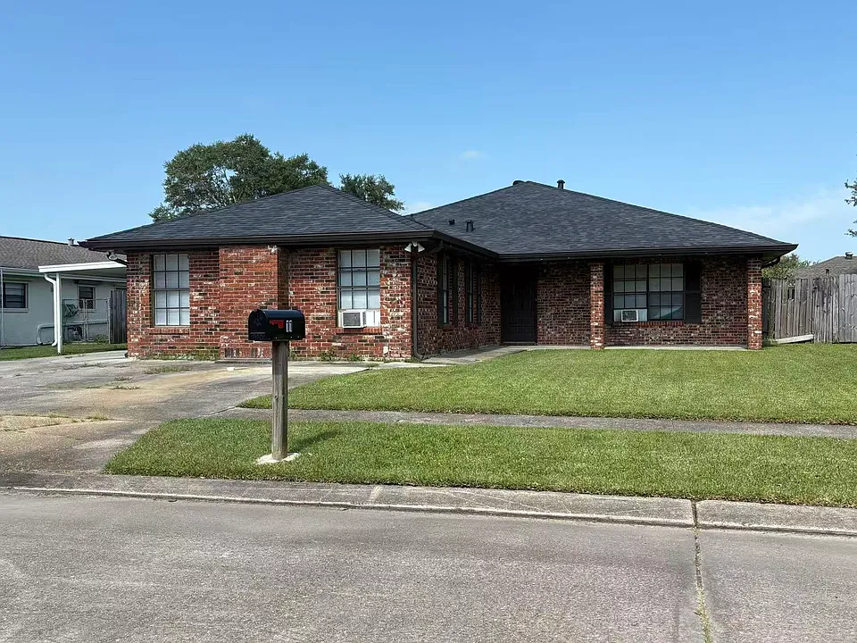 11 N Cane Cir