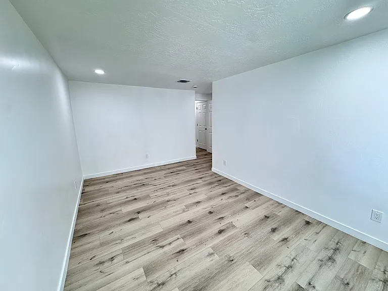 12339 S Remy Rd — Photo 24