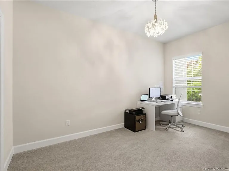 1871 SE Tarni Way — Photo 11