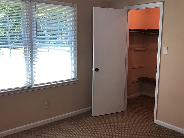 2260 Terrell Pl — Photo 14
