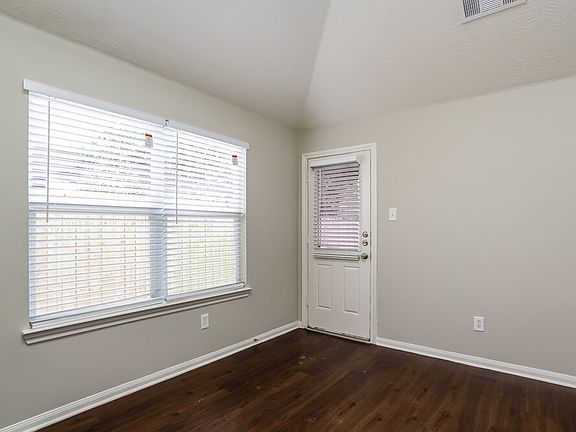 5th image of 13527 Ambrose St