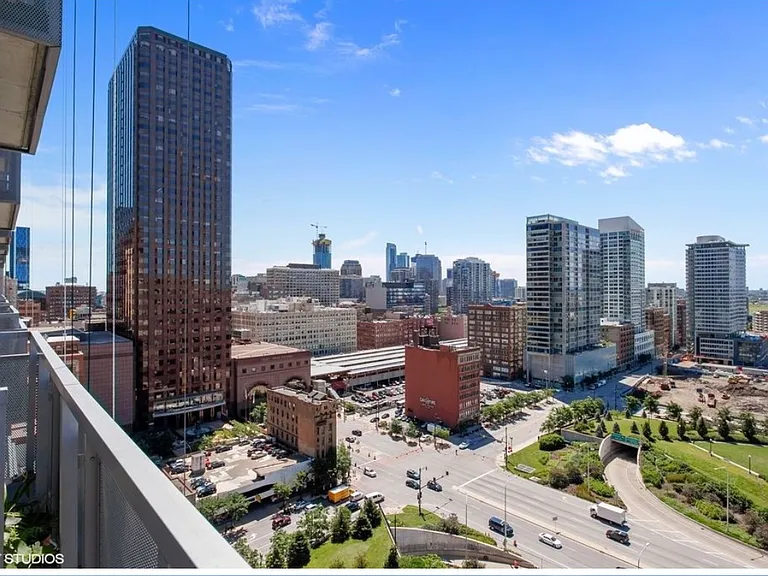 235 W Van Buren St #1408 — Photo 7