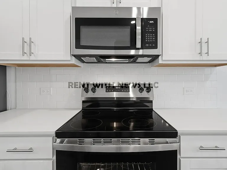 2307 Oakwood Meadows Ct — Photo 11
