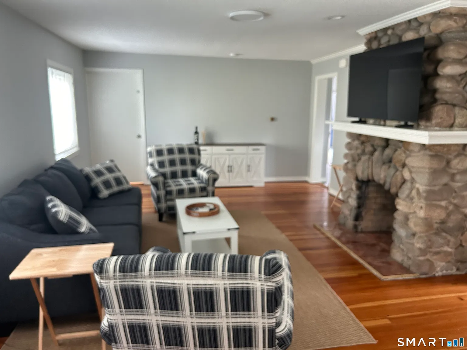 3 bed, 1.5 bath, 1690 sqft, $3,000 — Photo 4