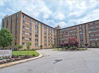 18501 Hilliard Blvd APT 313, Rocky River, OH 44116