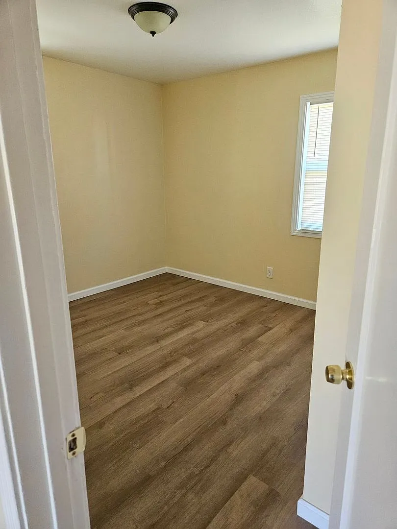 Charming 2-bedroom, 1-bathroom duplex in Sacramento — Photo 4