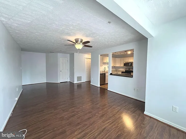 689 Winding Stream Way #204 — Photo 2