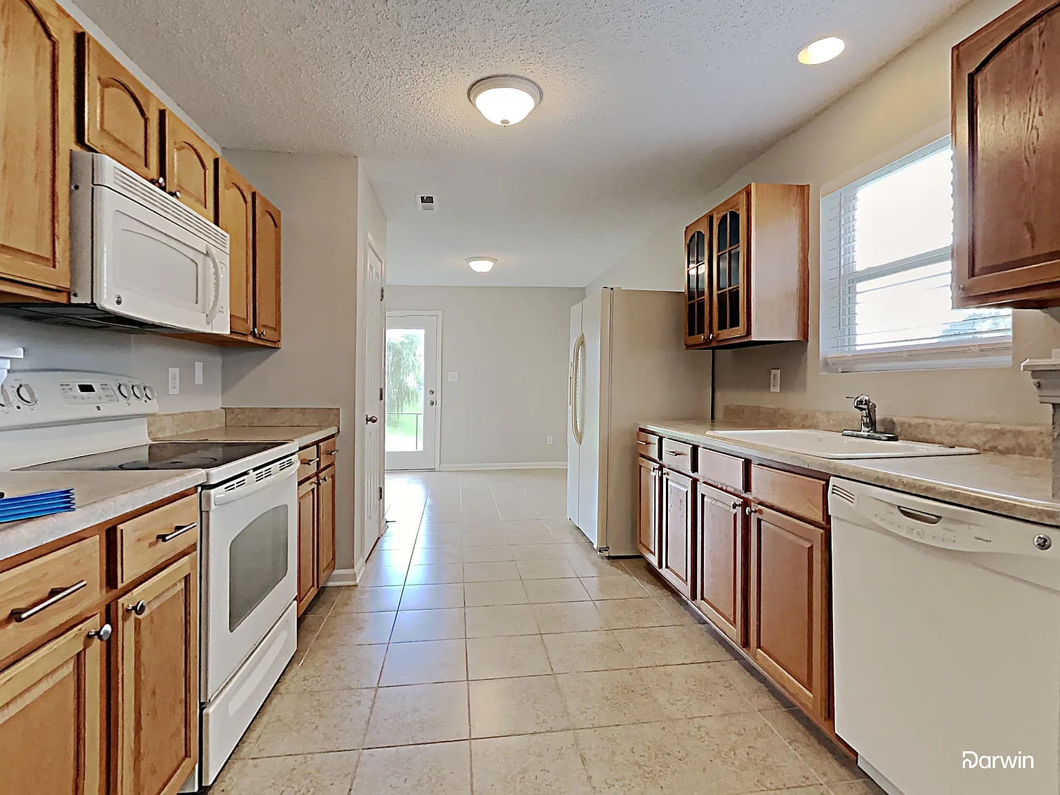 3 bed, 2.0 bath, 1220 sqft, $1,895 — Photo 4