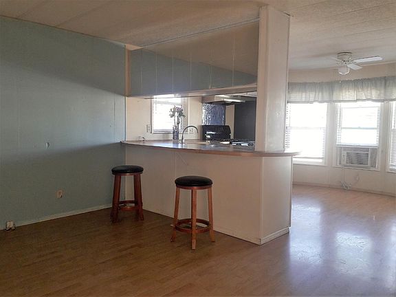 2nd image of 164 Redwood Dr #164