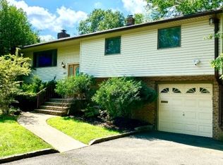 107 Falcon Rd, Livingston, NJ 07039