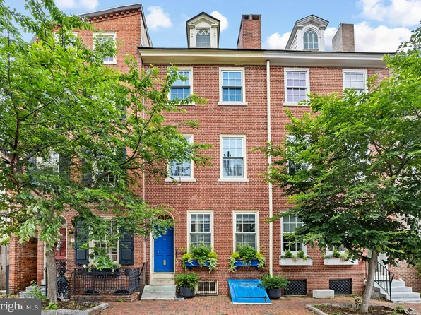 241 Delancey St, Philadelphia, PA 19106