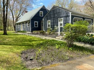 48 Covered Bridge Rd, Lakeville, CT 06039