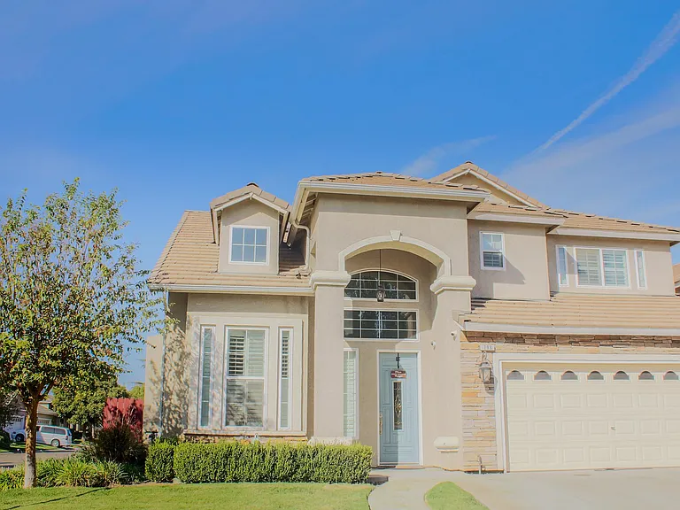 798 Century Ln — Photo 1