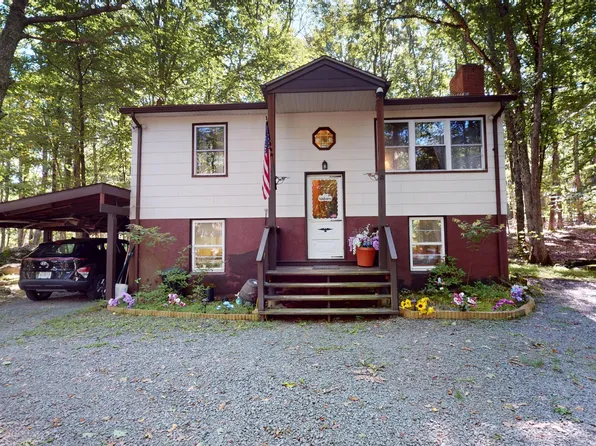 113 Blueridge Ln, Hawley, PA 18428