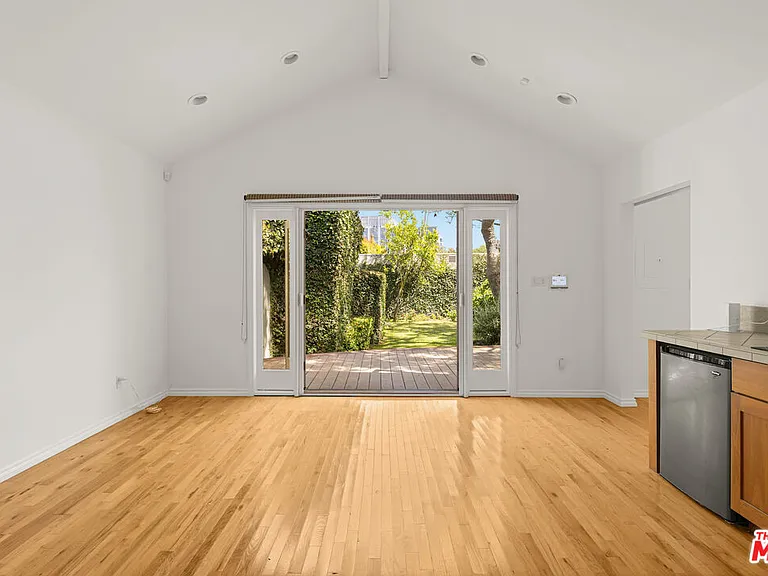 512 N Linden Dr — Photo 38