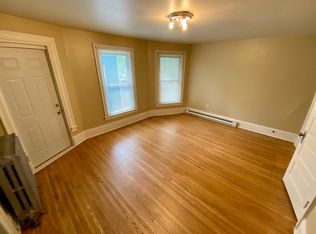 1410 State St APT 3, La Crosse, WI 54601