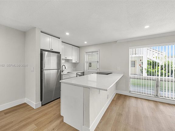4th image of 5450 Hollywood Blvd APT 108