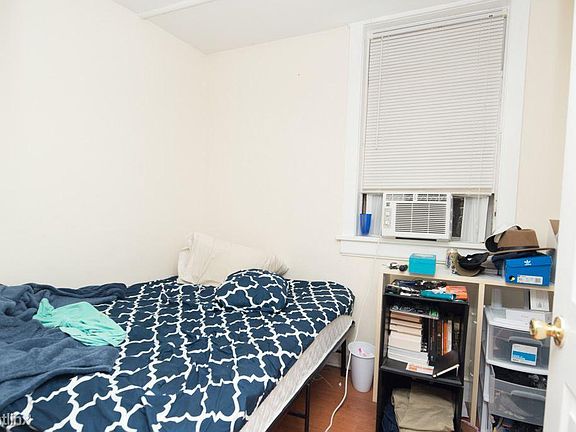 2nd image of 1075 N Hermitage Ave #0
