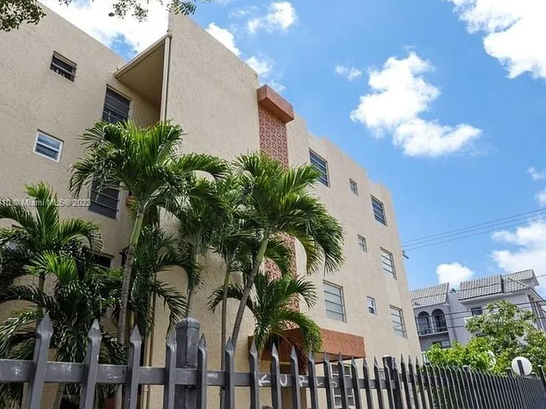 677 SW 9th Ave #105 — Photo 12