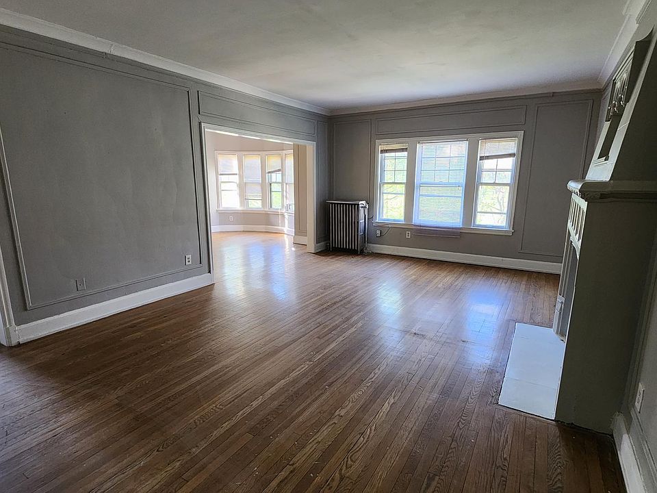 1st image of 9829 Lake Ave