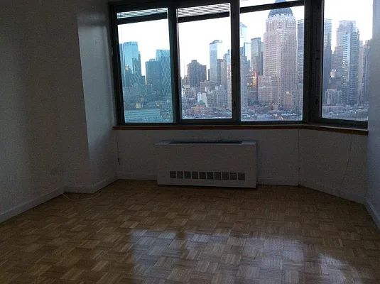 Rented by Cast Iron Real Estate | media 23