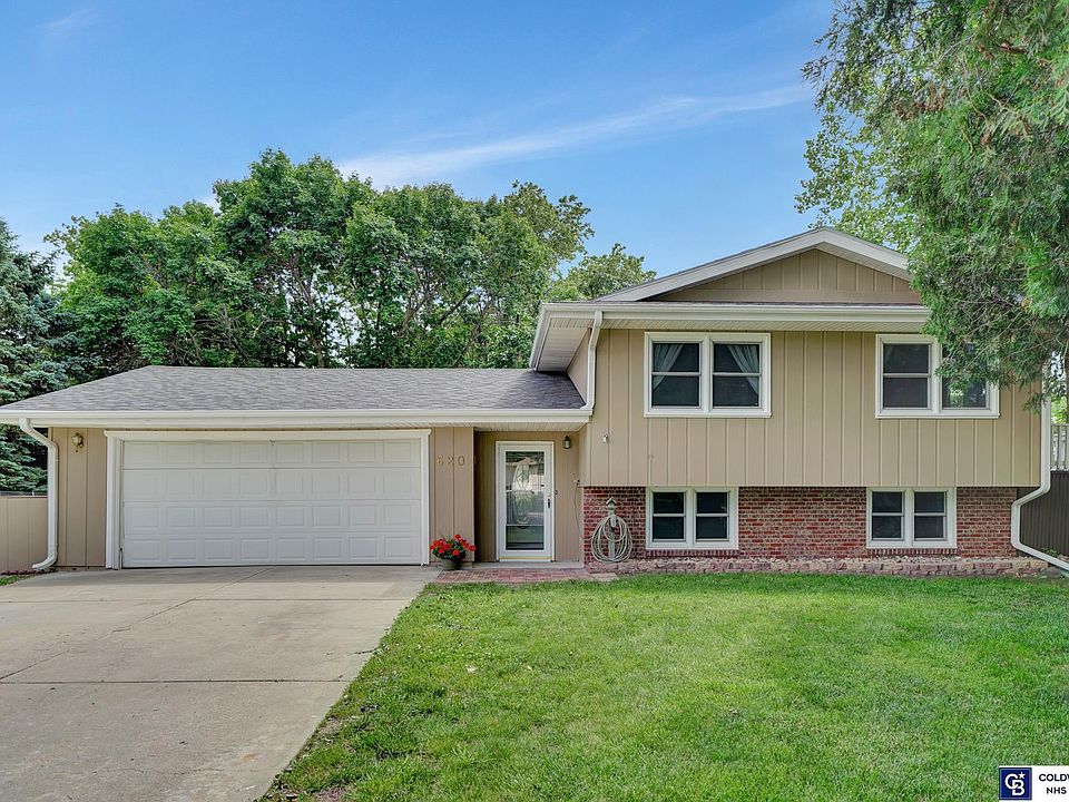 1st image of 620 Douglas Cir