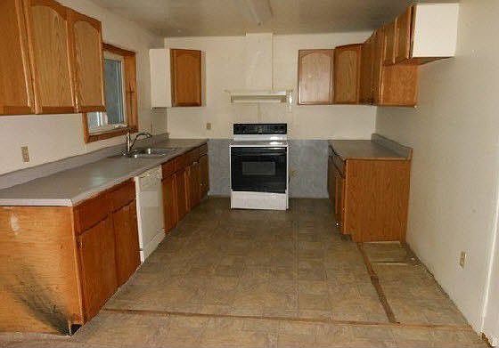 4th image of 1625 Levee Way