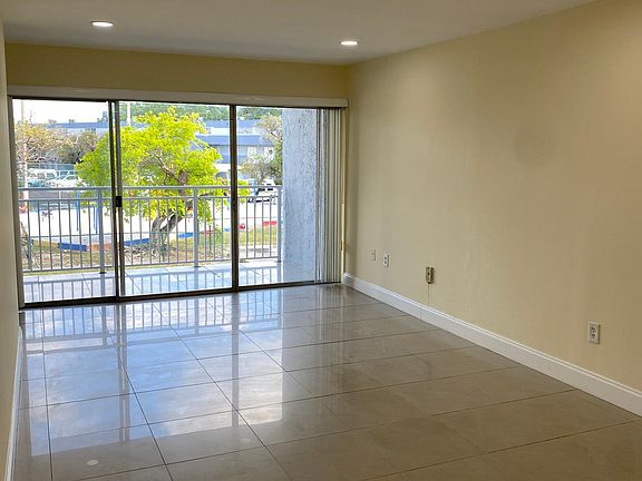 3rd image of 9365 Fontainebleau Blvd #236