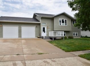 2113 Stratford Pl, Pierre, SD 57501
