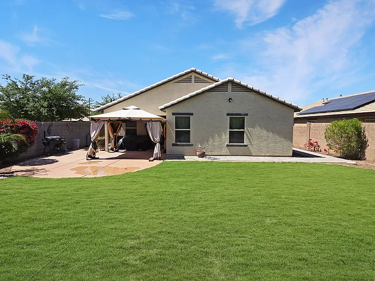 3913 S 185th Ln — Photo 32