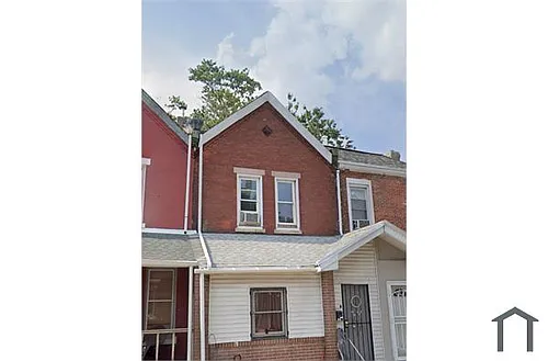 5547 W Jefferson St Photo 1