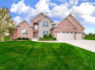 3216 W Pilgrims Way, Peoria, IL 61615