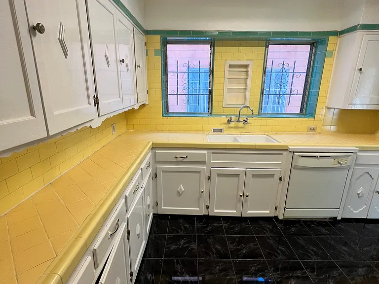 1450 S Sherbourne Dr — Photo 14