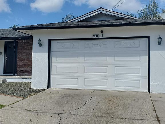 3rd image of 1541 Jacobsen St
