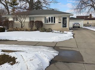 25122 Van Horn Rd, Brownstown, MI 48134