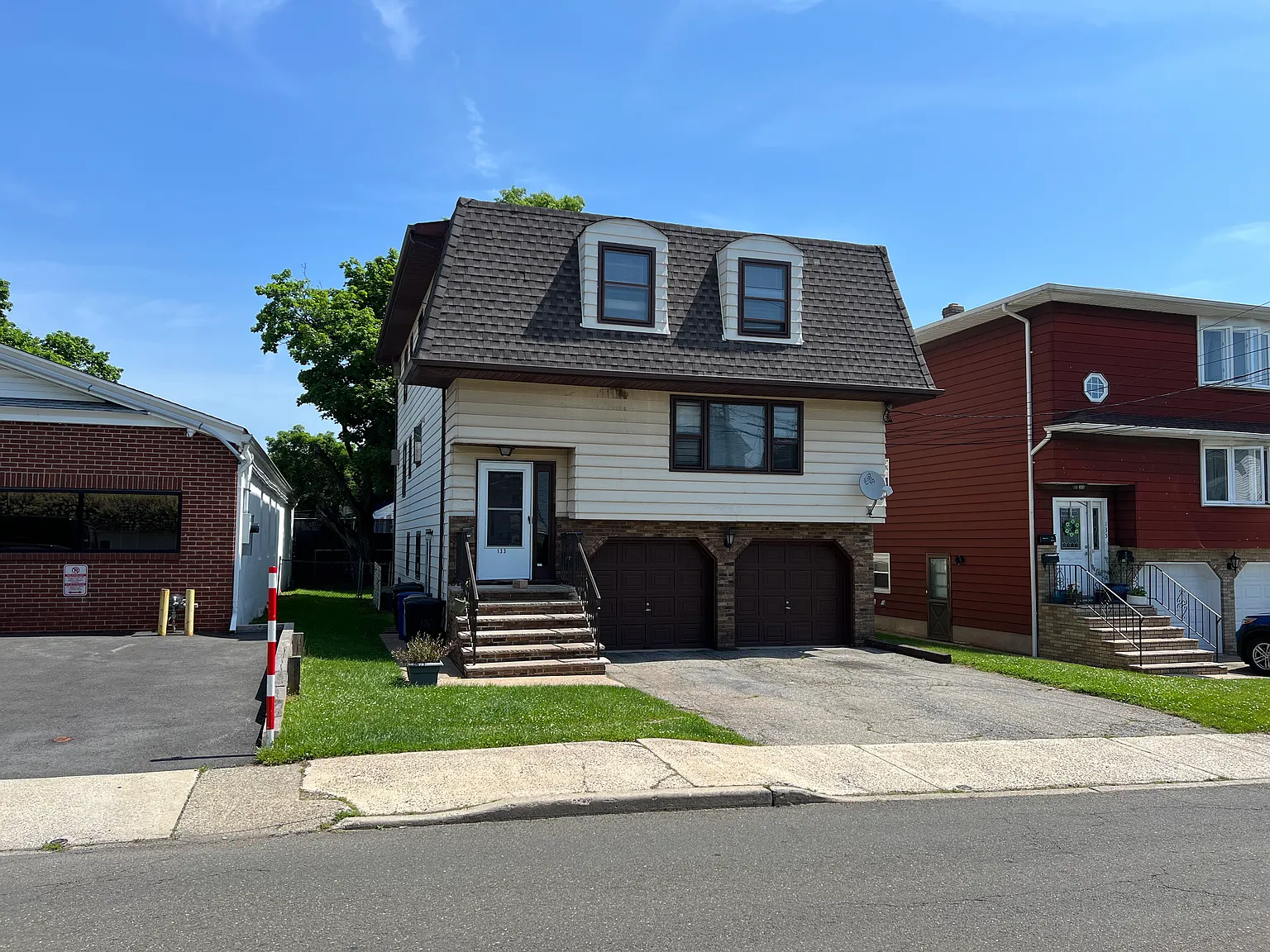 3 bed, $2,850 — Photo 1