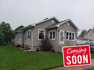 139 N 6th St, Hilbert, WI 54129